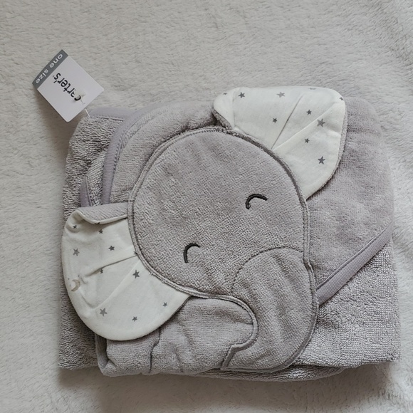 Brand New Carter's cute elephant hooded towel - Picture 2 of 9